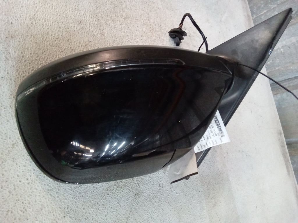 Driver Side LH Side Door Mirror C34699