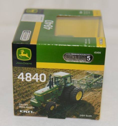 Tractor Toy 1/64 Scale A7811