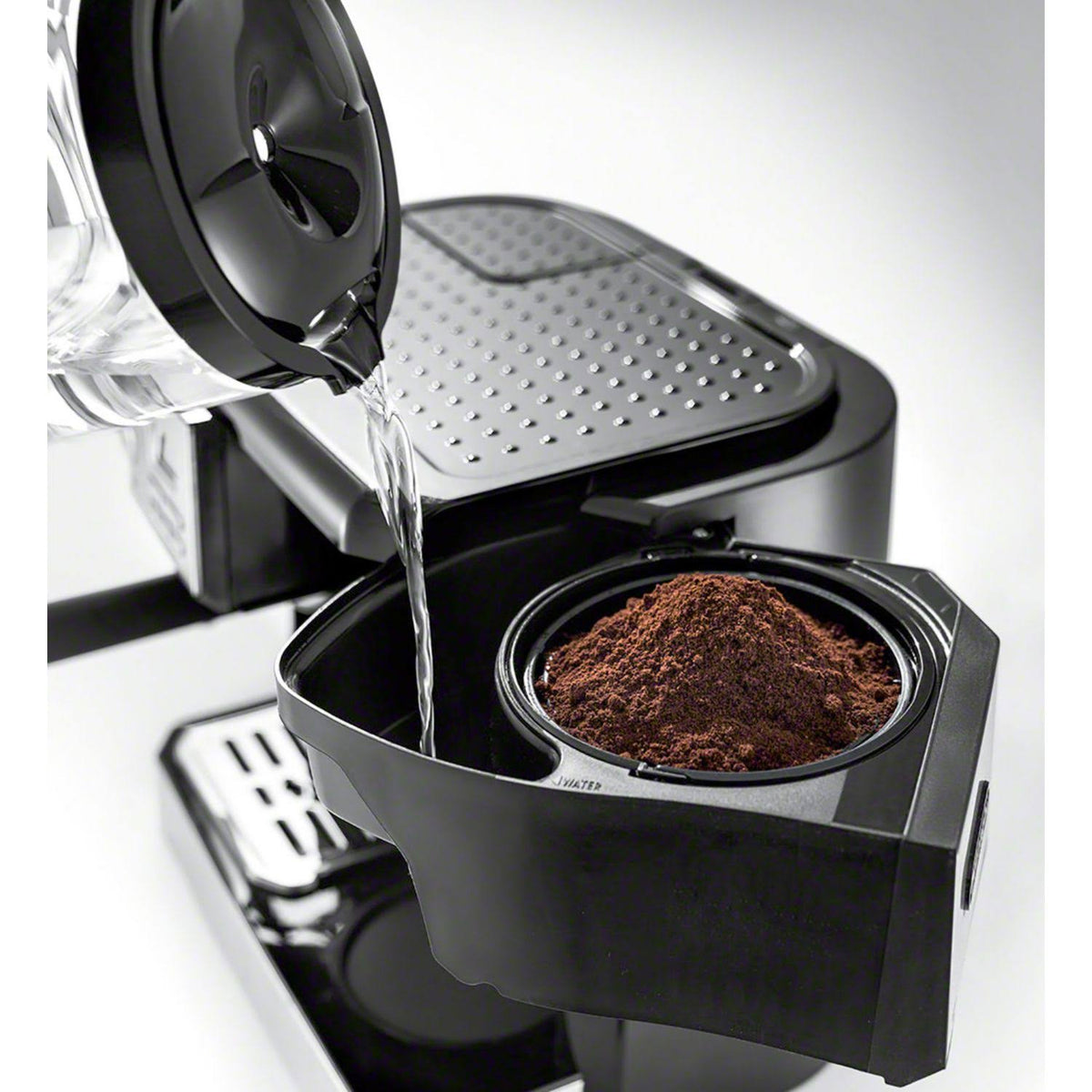 All-in-One Cappuccino, Espresso and Coffee Maker L712