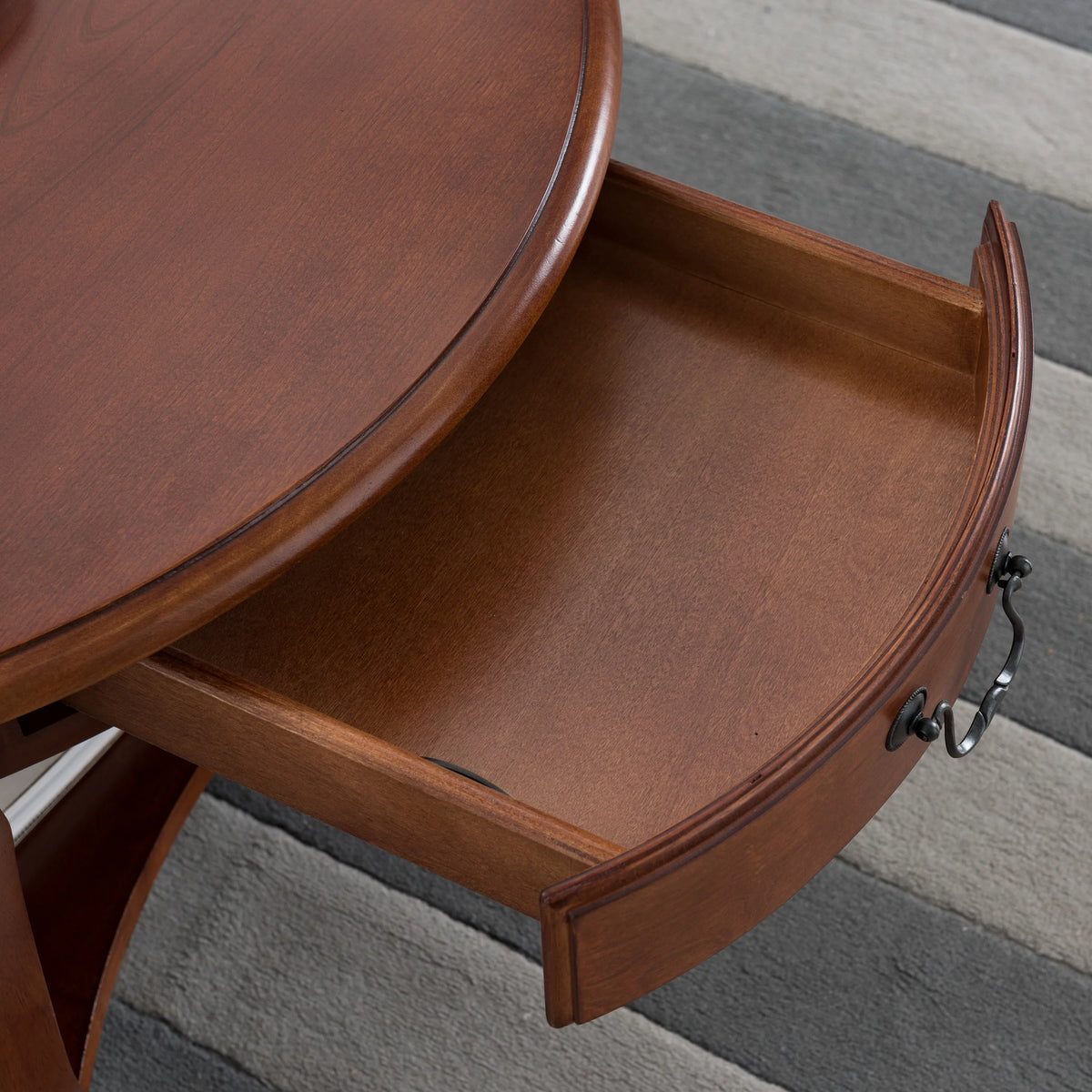 Round Coffee Table in Brown Cherry W247539
