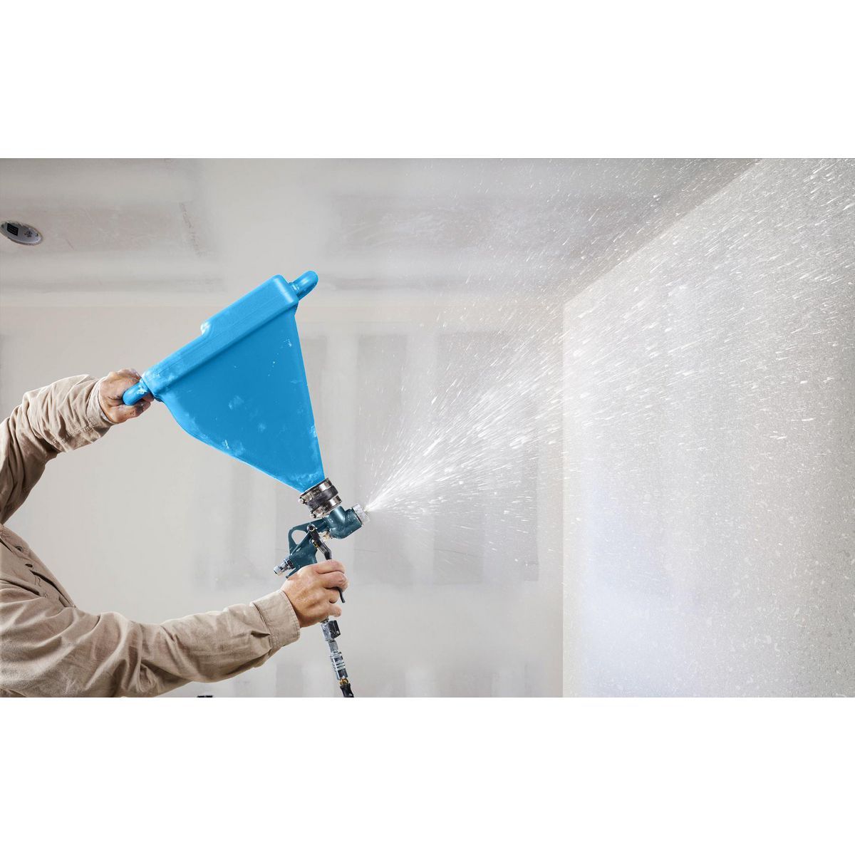 2 Gallon Gravity-Feed Texture Spray Gun N92759